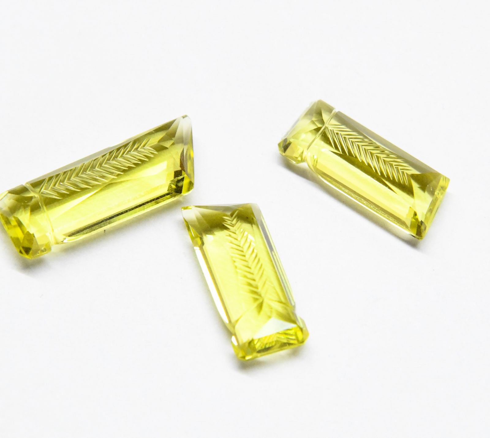 NATURAL LEMON QUARTZ BEADS FANCY 9X21 - 9X26 MM 3 PCS (1 of 1)