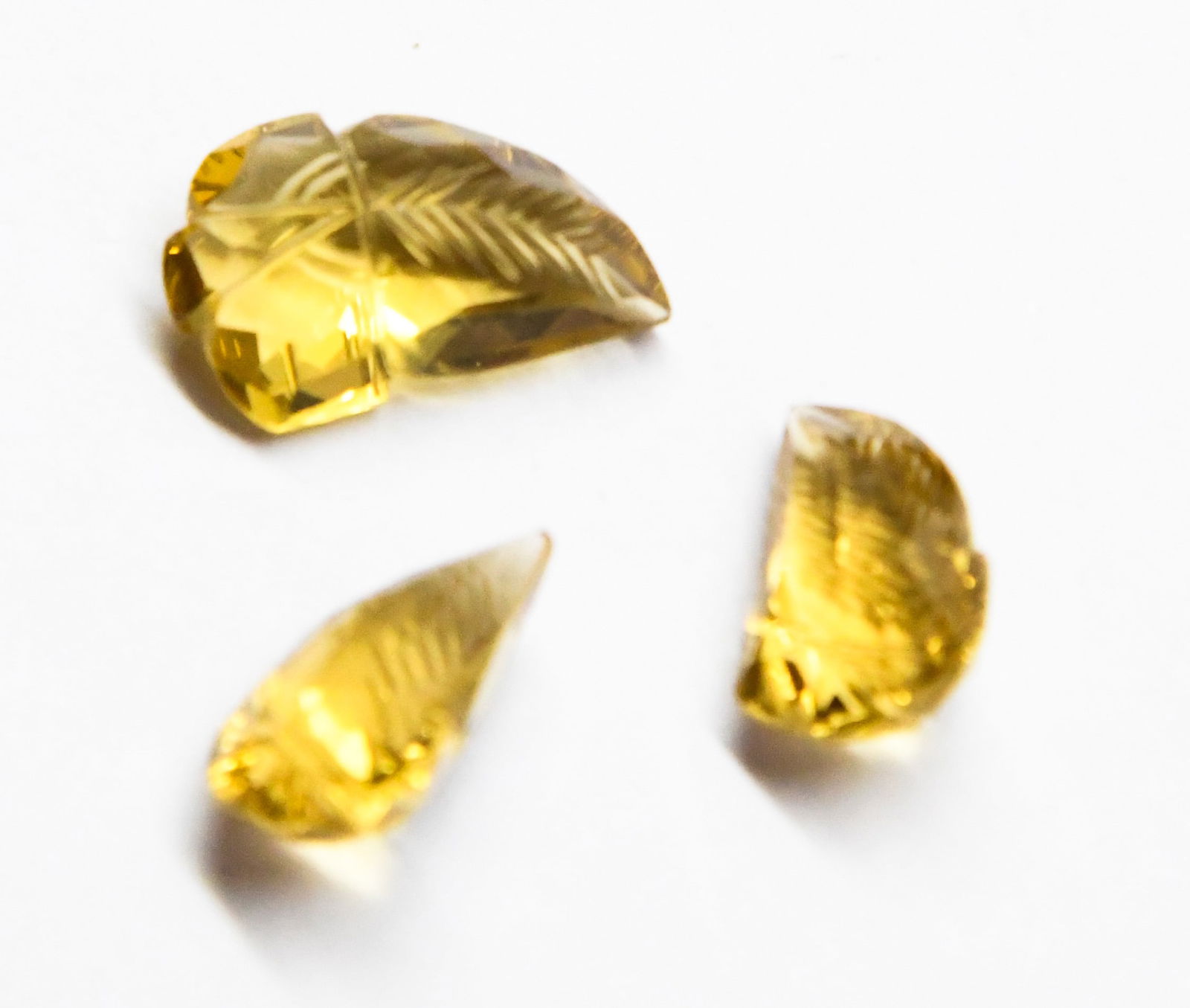 NATURAL CHAMPAGNE QUARTZ BEADS FANCY 9X15 - 11X18 MM 3 PCS (1 of 2)