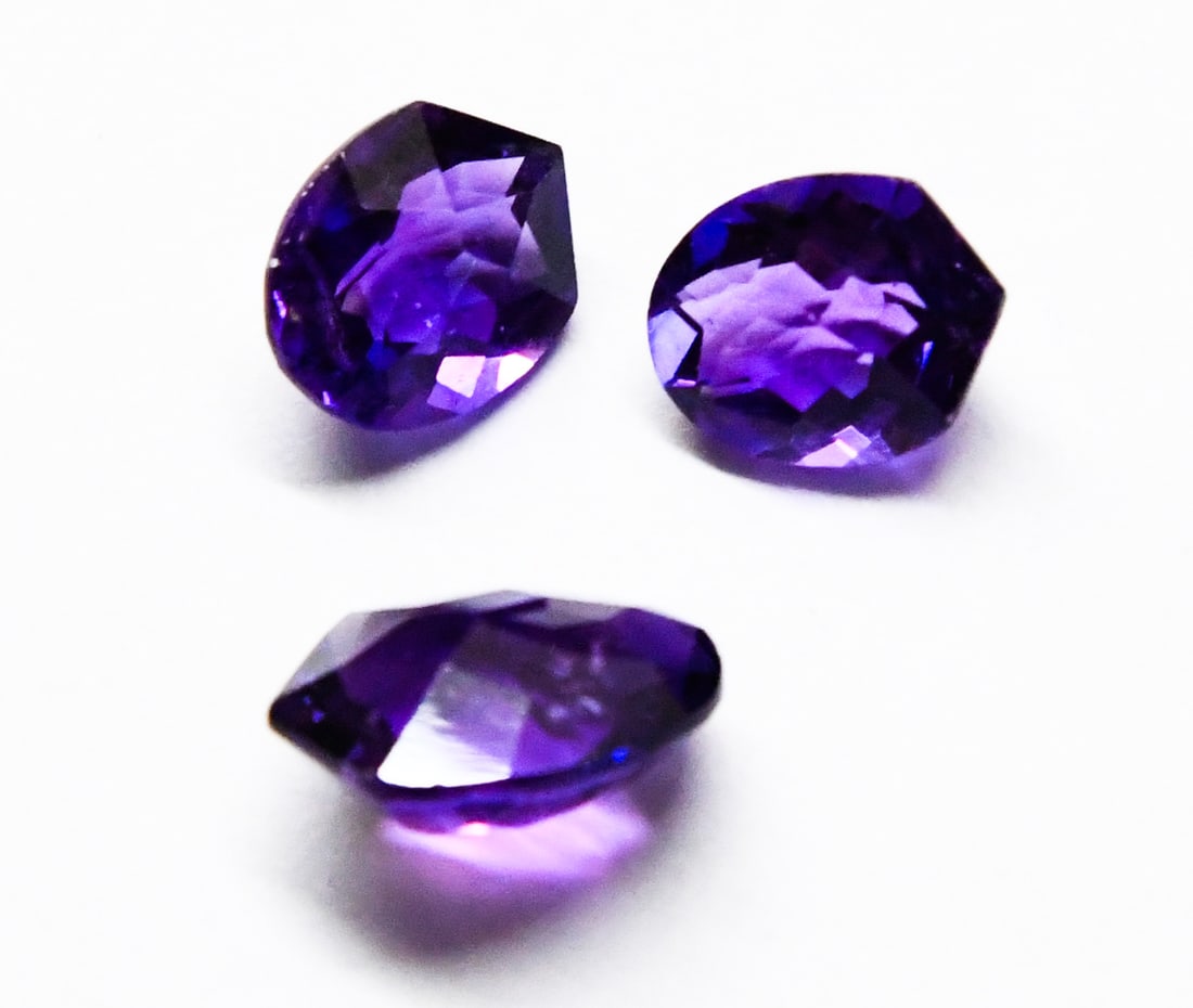 NATURAL AMETHYST BEADS FANCY 8X11 - 10X13 MM 3 PCS (1 of 2)
