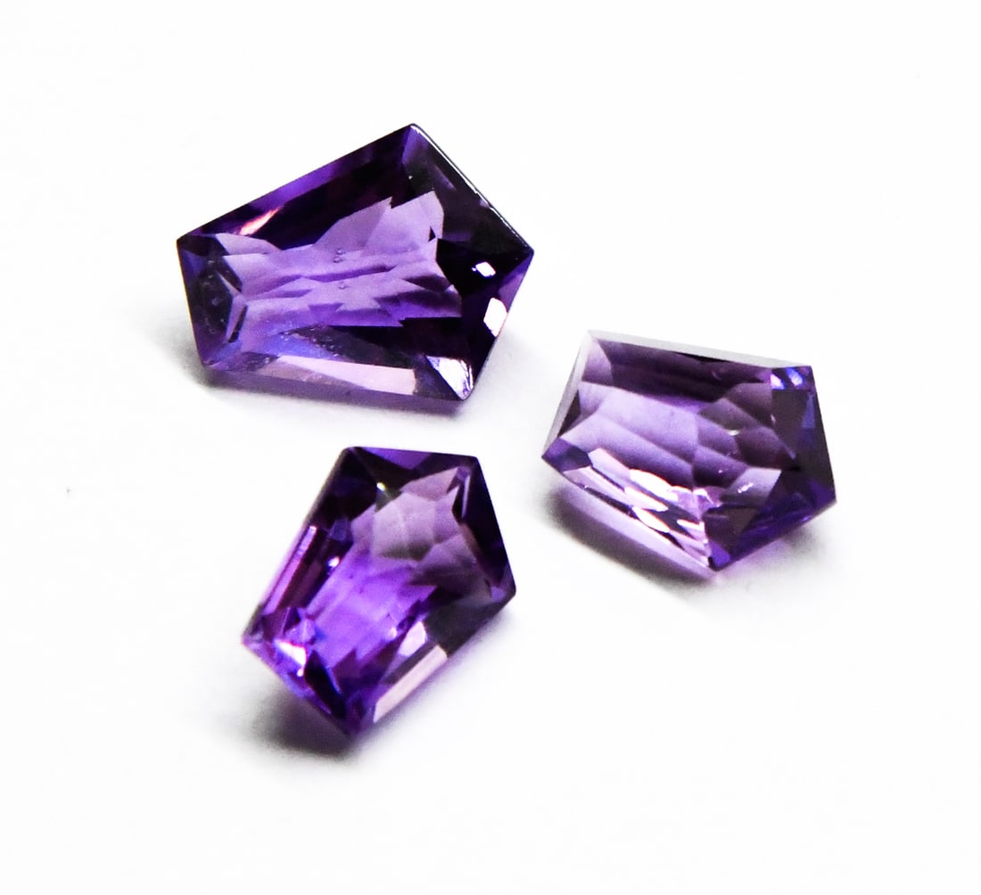 NATURAL AMETHYST BEADS FANCY 7X10 - 9X12 MM 3 PCS (1 of 2)