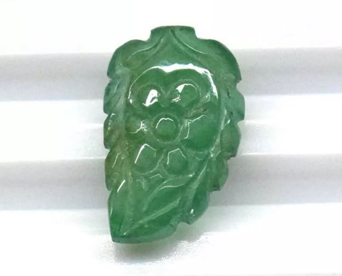 NATURAL RARE EMERALD CARVED FANCY 9.5X15.5 MM 1 PC (1 of 2)