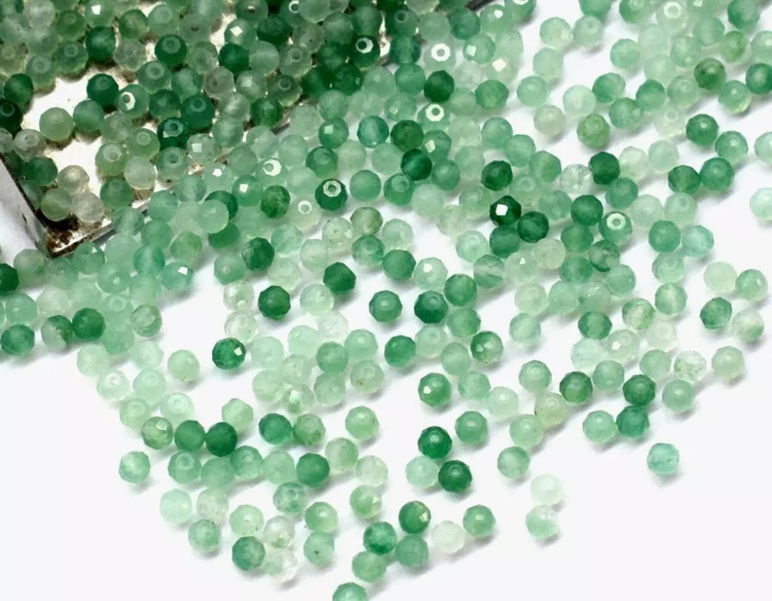 (300 PIECES) NATURAL GREEN ONYX BEADS FACETED ROUND 2 MM (1 of 2)