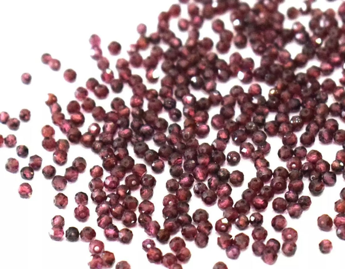 (500 PIECES) NATURAL GARNET BEADS FACETED ROUND 2 MM (1 of 2)