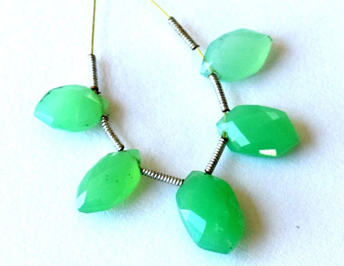NATURAL CHRYSOPRASE BEADS FACETED FANCY 7X11 - 8X13.5 MM 5 PCS: These are natural, earth mined and hand crafted with precision. Stone: Chrysoprase, Stone Shape: Faceted Fancy, Stone Size: 7x11 - 8x13 mm, Width: 4.5 - 5 mm, Weight: approx. 13 carats. The photograph