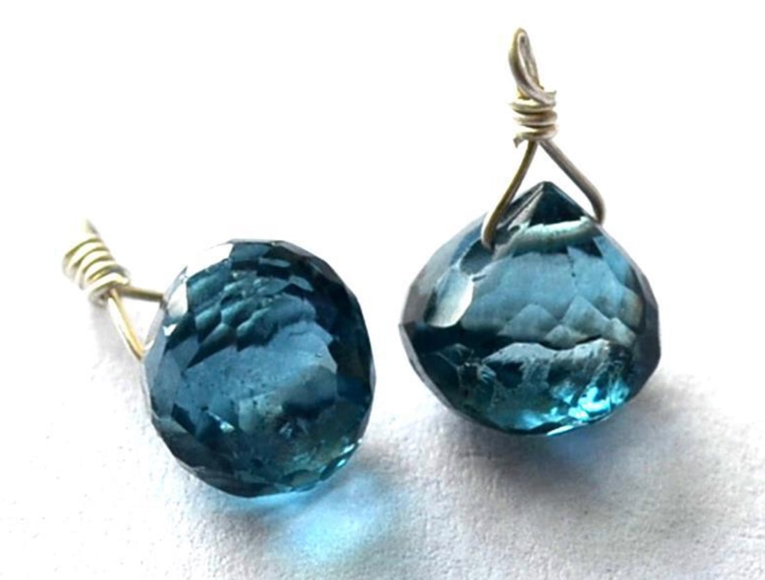 LONDON BLUE TOPAZ BEADS FACETED ONION 5.5X6.5 MM SOLID 925 SILVER 1 PAIR: These are natural, earth mined and hand crafted with precision. Stone: London Blue Topaz, Stone Shape: Faceted Onion, Stone Size: 5.5x6.5 mm, Weight: approx. 4 carats. The photographs are enlarged to