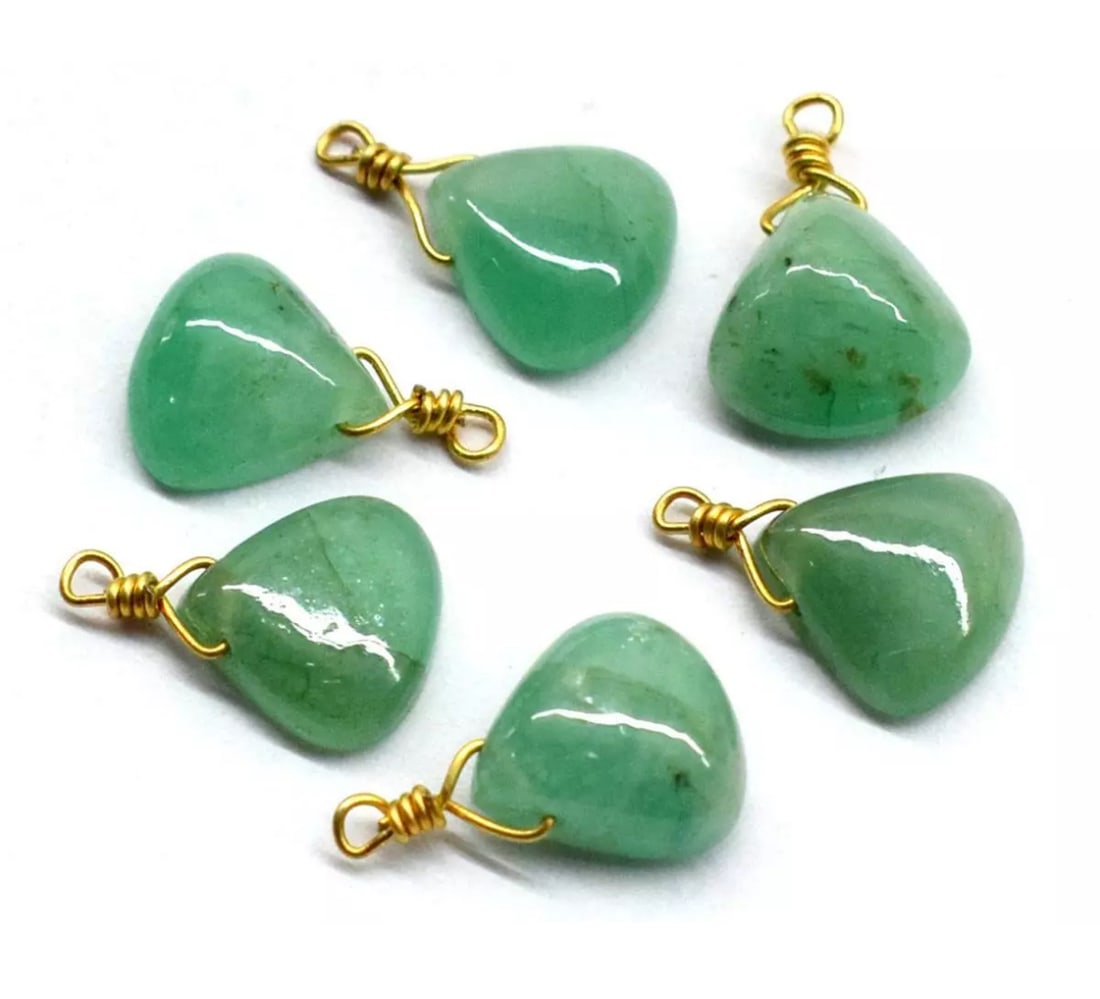 NATURAL EMERALD BEADS HEART 7.5 - 8 MM VERMEIL - SOLID 925 SILVER 6 PCS: These are natural, earth mined and hand crafted with precision. Stone: Emerald, Stone Shape: Flatback Heart, Stone Size: 7.5 - 8 mm, Width: 2.5 - 4 mm, Weight: approx. 9 carats. The photographs are en