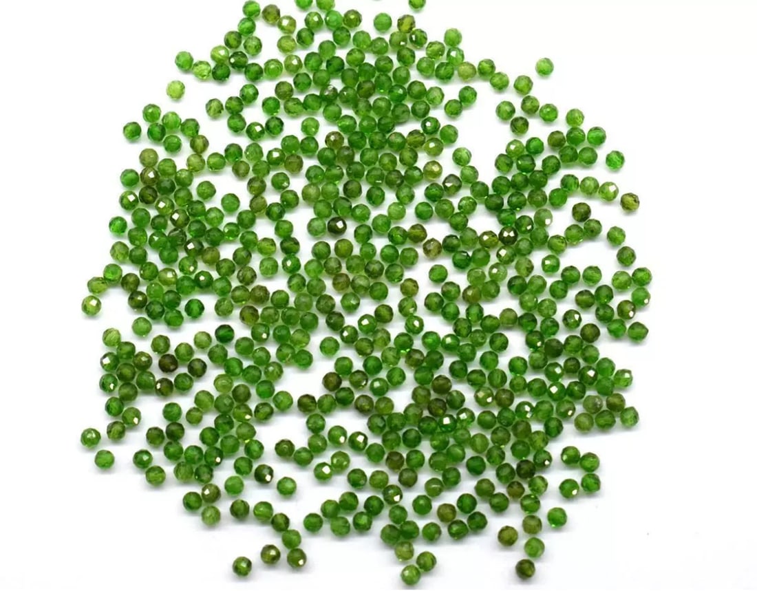(500 PIECES) NATURAL CHROME DIOPSIDE BEADS FACETED ROUND 2.5 MM (1 of 1)