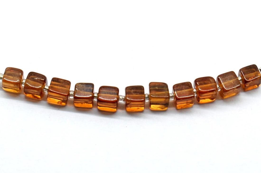 NATURAL HESSONITE GARNET BEADS BOX 4 - 4.5 MM 11 PCS (4 TASSELS) (1 of 2)