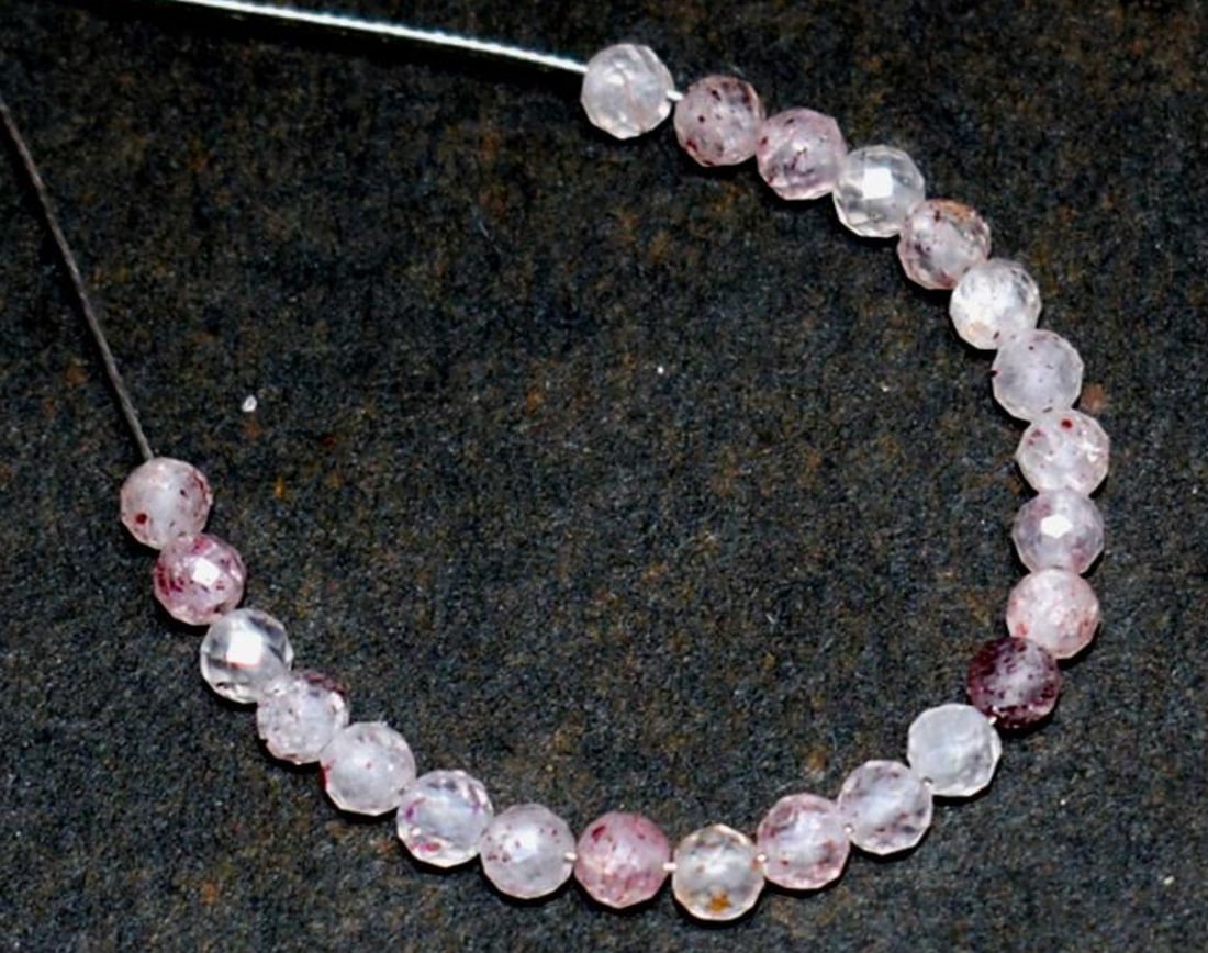 STRAWBERRY QUARTZ BEADS FACETED ROUND 3 MM 23 PCS (2 TASSELS) (1 of 2)