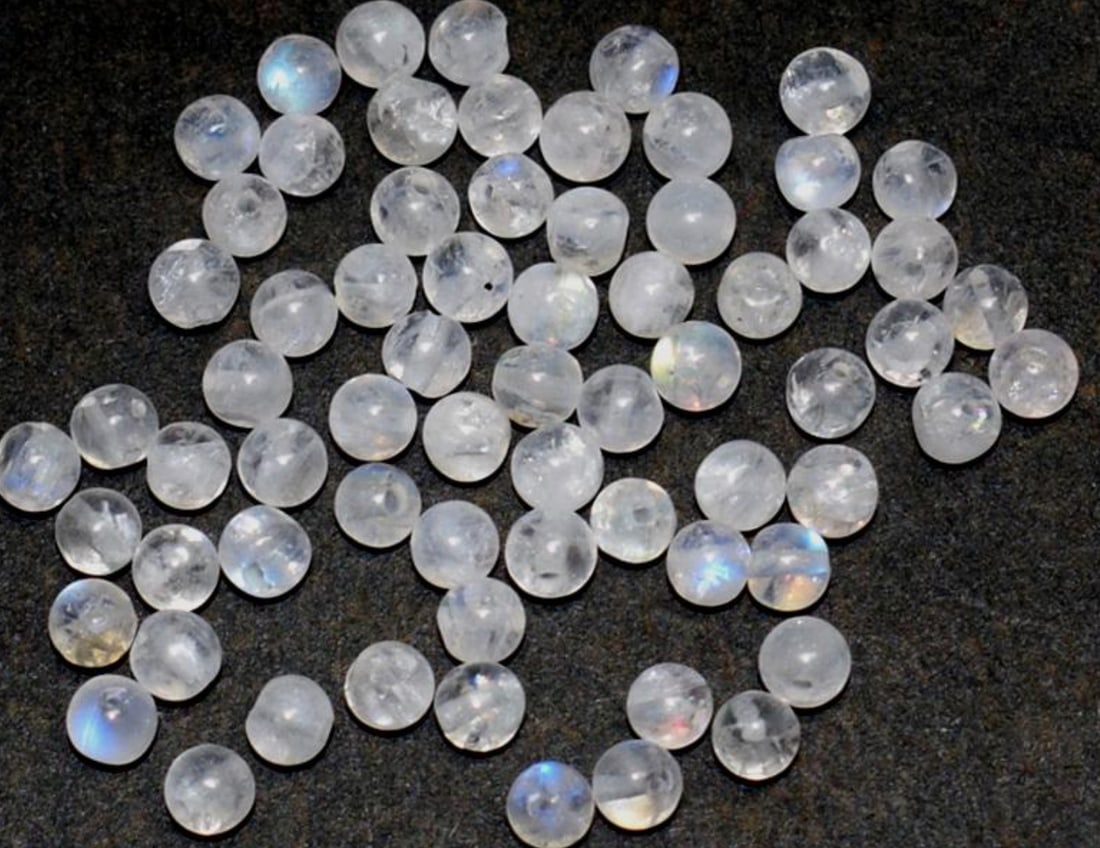 (65 PIECES) NATURAL RAINBOW MOONSTONE BEADS ROUND 4 MM (1 of 1)