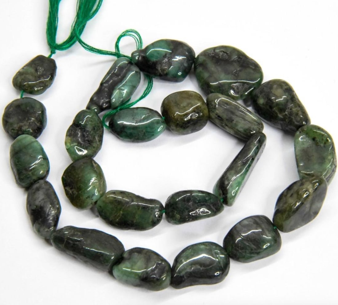 NATURAL EMERALD BEADS TUMBLE 10X15 - 18.5X22 MM, 14.5'' STRAND (1 of 2)