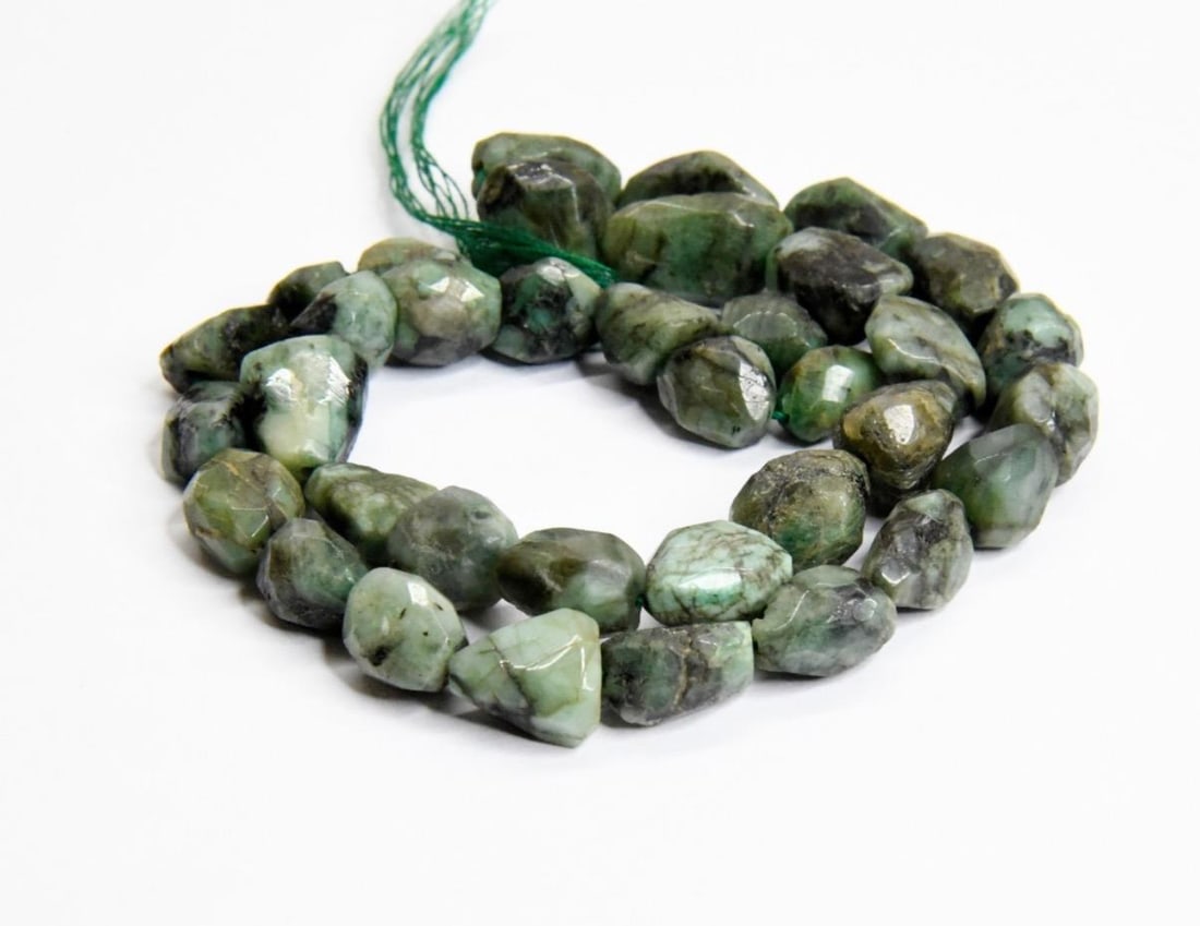 NATURAL EMERALD BEADS FACETED TUMBLE 6.5X10 - 10X17 MM, 16.5'' STRAND (1 of 1)