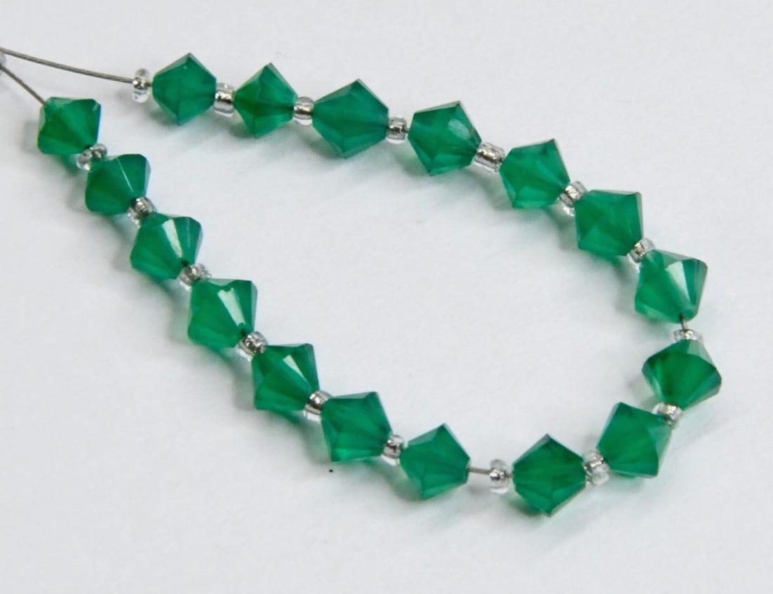 NATURAL GREEN ONYX BEADS FACETED FANCY 4 - 4.5 MM 17 PCS (1 of 2)