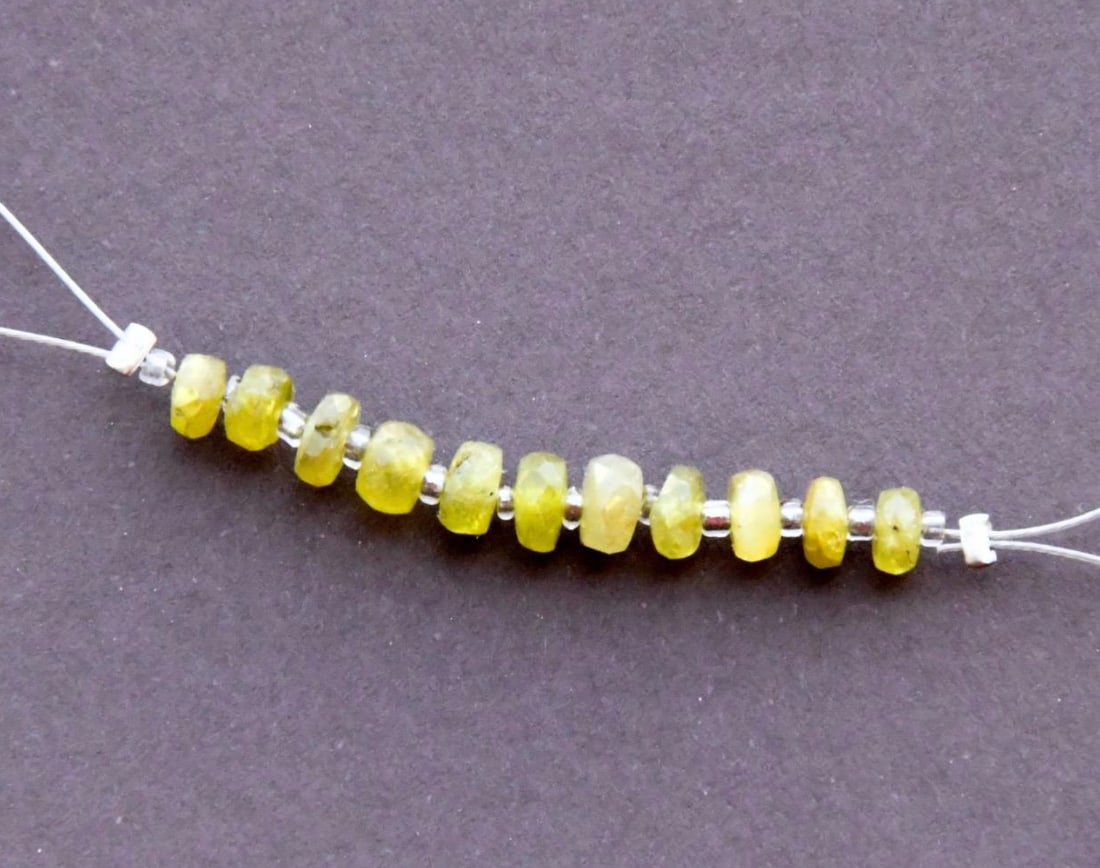 NATURAL CHRYSOBERYL BEADS FACETED RONDELLE 4 - 4.5 MM 11 PCS (3 TASSELS) (1 of 2)