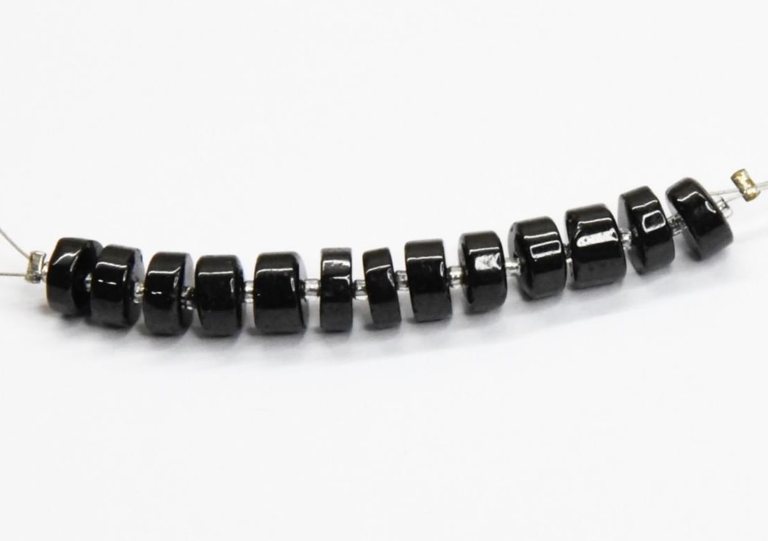 BLACK SPINAL BEADS TYRE 13 PIECES 6 - 6.5 MM (1 of 1)