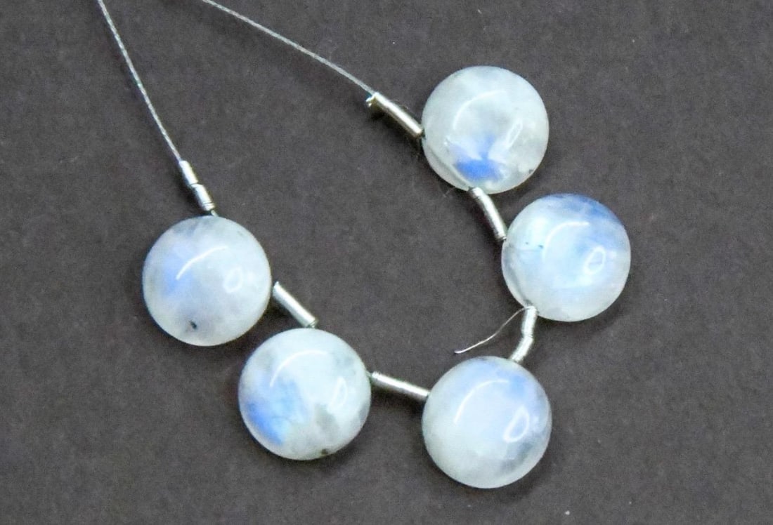 NATURAL RAINBOW MOONSTONE BEADS FLATBACK ROUND 9 MM 5 PCS (1 of 1)