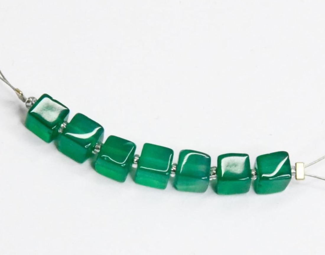 NATURAL GREEN ONYX BEADS BOX 4.5 - 5 MM 7 PCS (1 of 1)