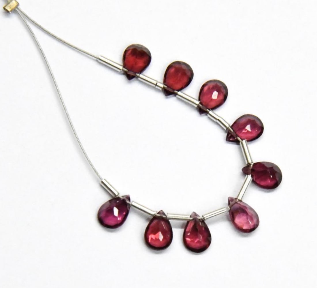 NATURAL FINE GARNET BEADS FACETED BRIOLETTE PEAR 4x6 mm, 9 PCS (1 of 1)