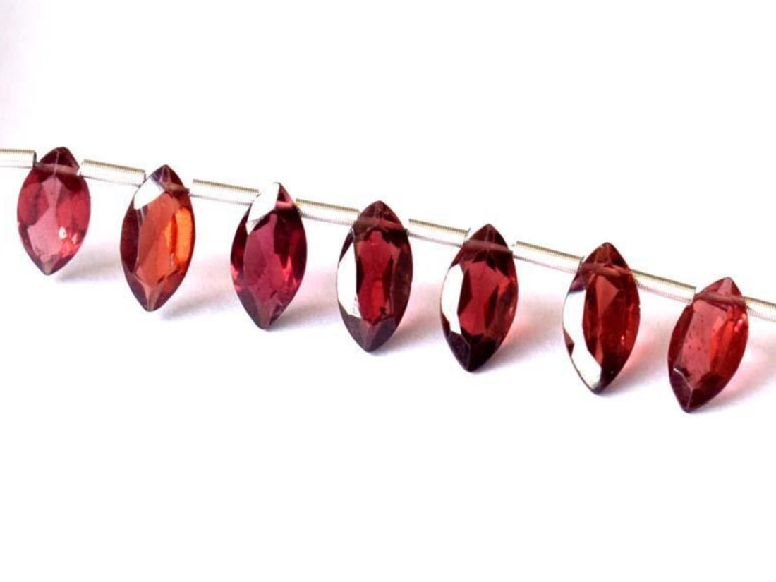 NATURAL GARNET BEADS FACETED MARQUISE 4X8 MM 7 PCS (4 TASSELS) (1 of 1)
