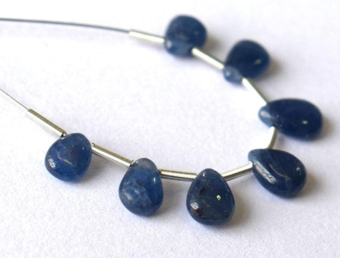 NATURAL BLUE SAPPHIRE BEADS PEAR 4X6 - 5X7 MM 7 PCS (3 TASSELS) (1 of 2)