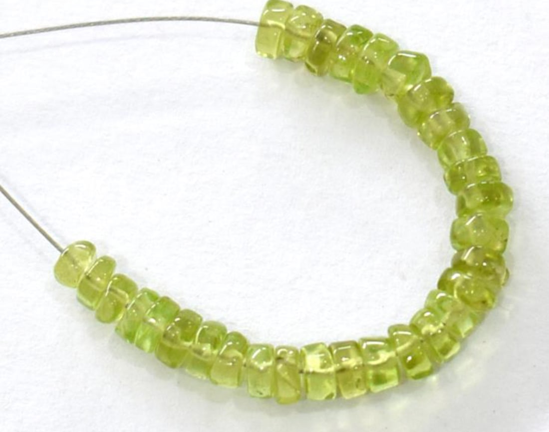NATURAL PERIDOT BEADS TYRE 3.5 - 4 MM 31 PCS (1 of 2)