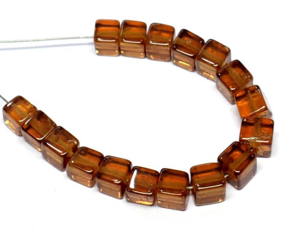 NATURAL HESSONITE GARNET BEADS BOX 3.5 - 4 MM 15 PCS (4 TASSELS) (1 of 2)