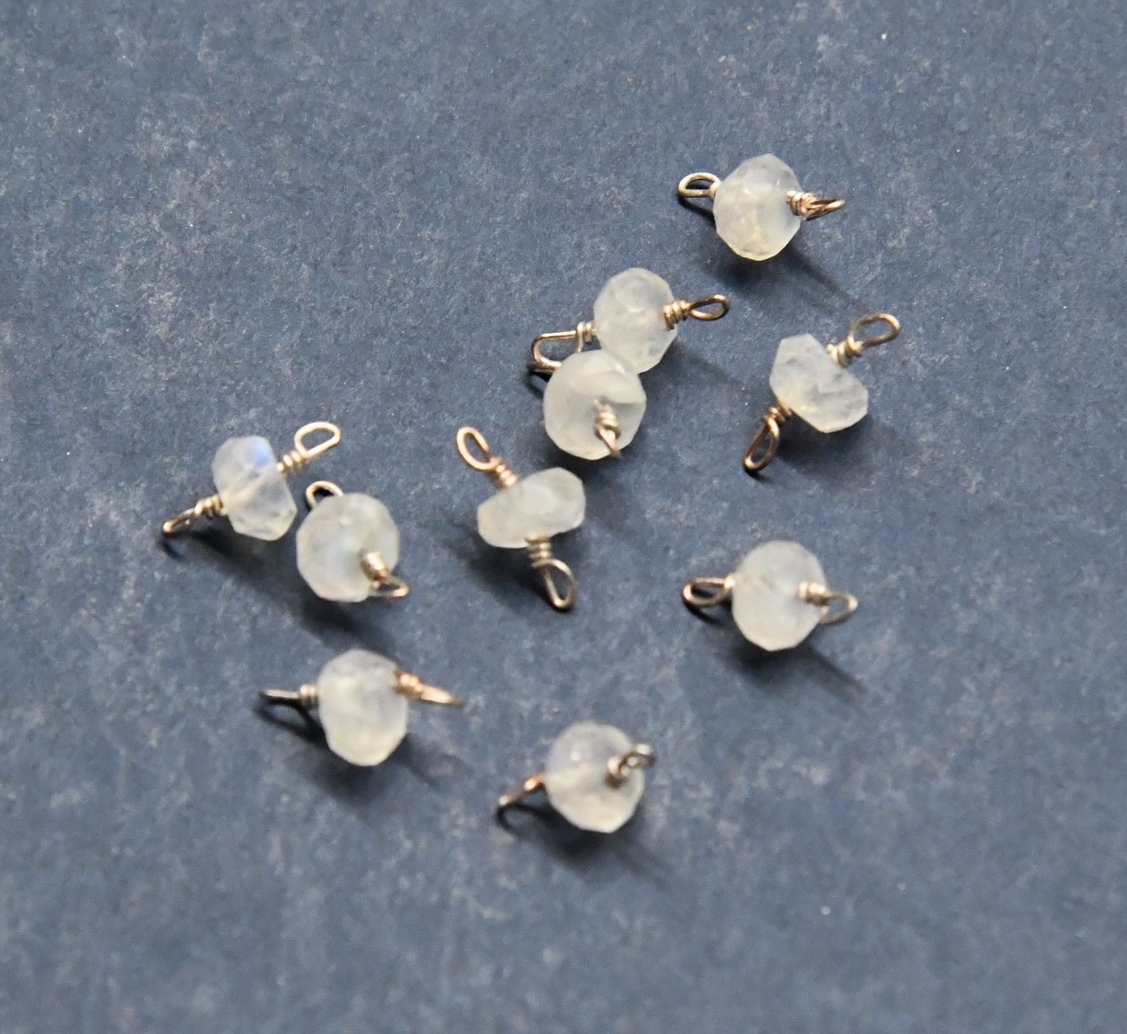 NATURAL RAINBOW MOONSTONE BEADS RONDELLE 4.5 - 5 MM 10 PCS (1 of 1)