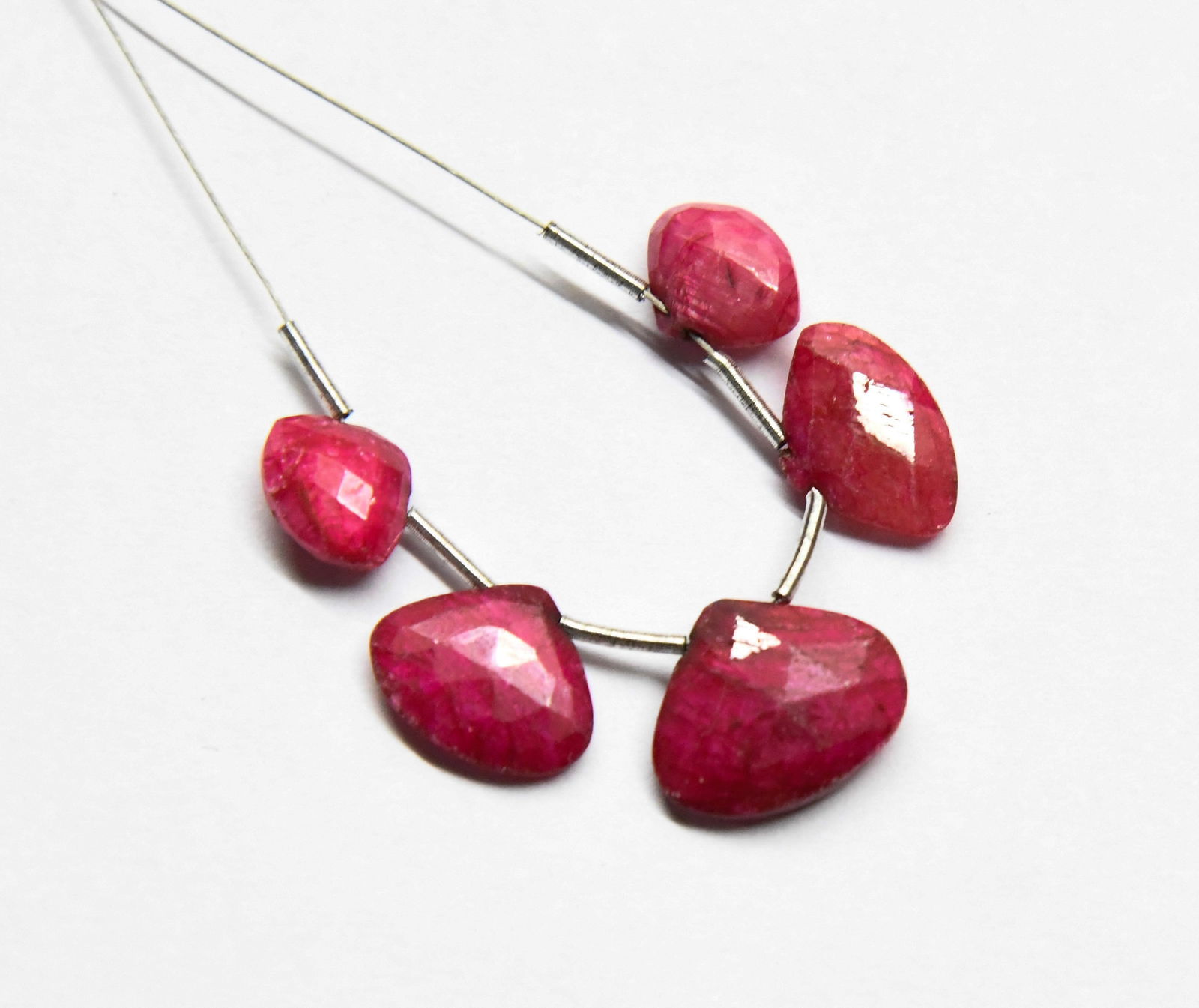 NATURAL RUBY BEADS (DYED) FACETED HEART 7X9 - 11X13 MM, 5 PCS (1 of 1)