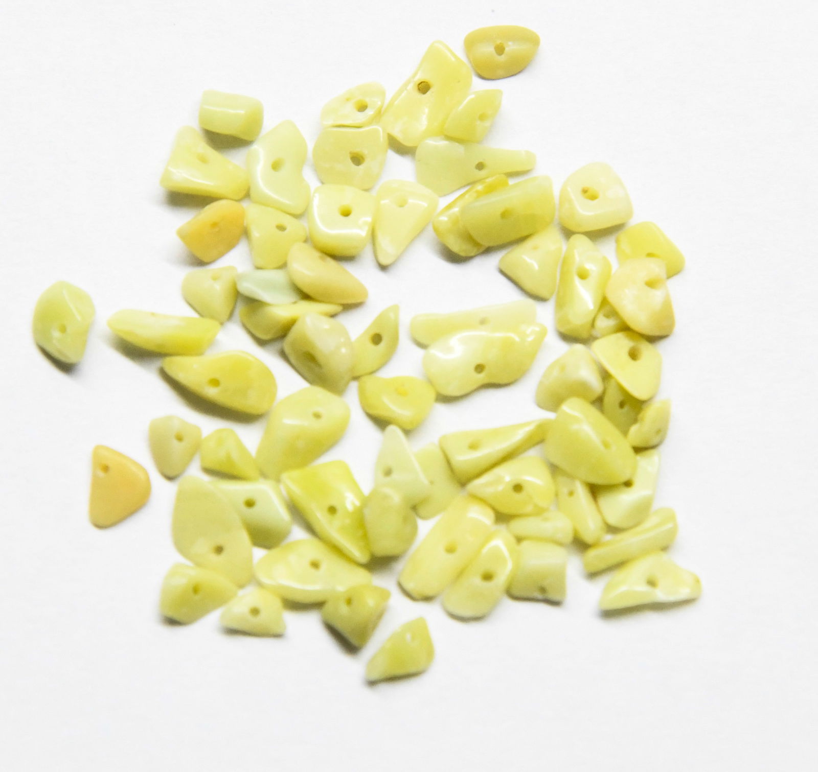 NATURAL LEMON CHRYSO BEADS CHIPS 2.5X3 - 4X8 MM - (190 PIECES) (1 of 1)
