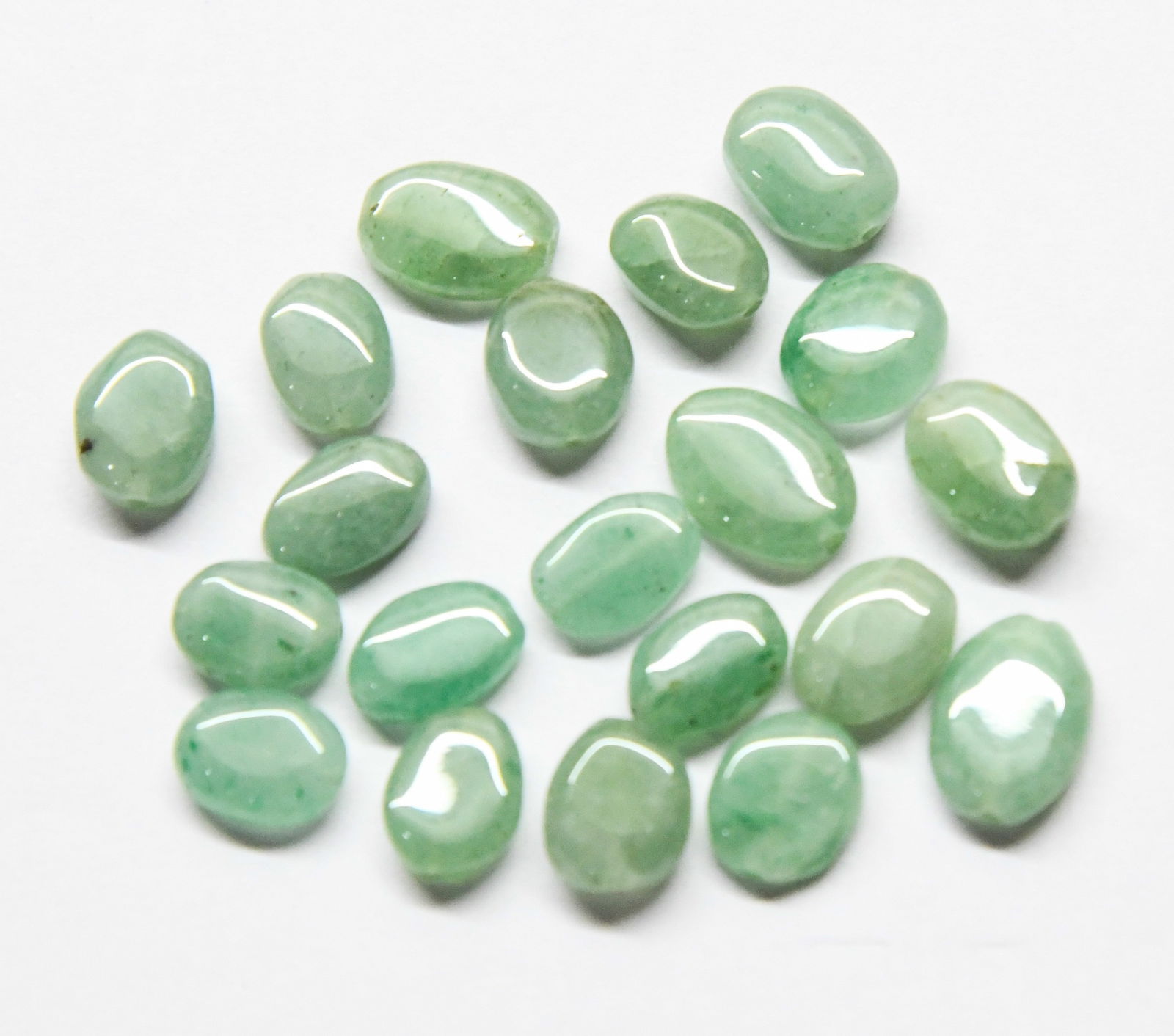 NATURAL GREEN AVENTURINE BEADS OVAL 8X11 - 10X14 MM, 20 PCS (1 of 1)