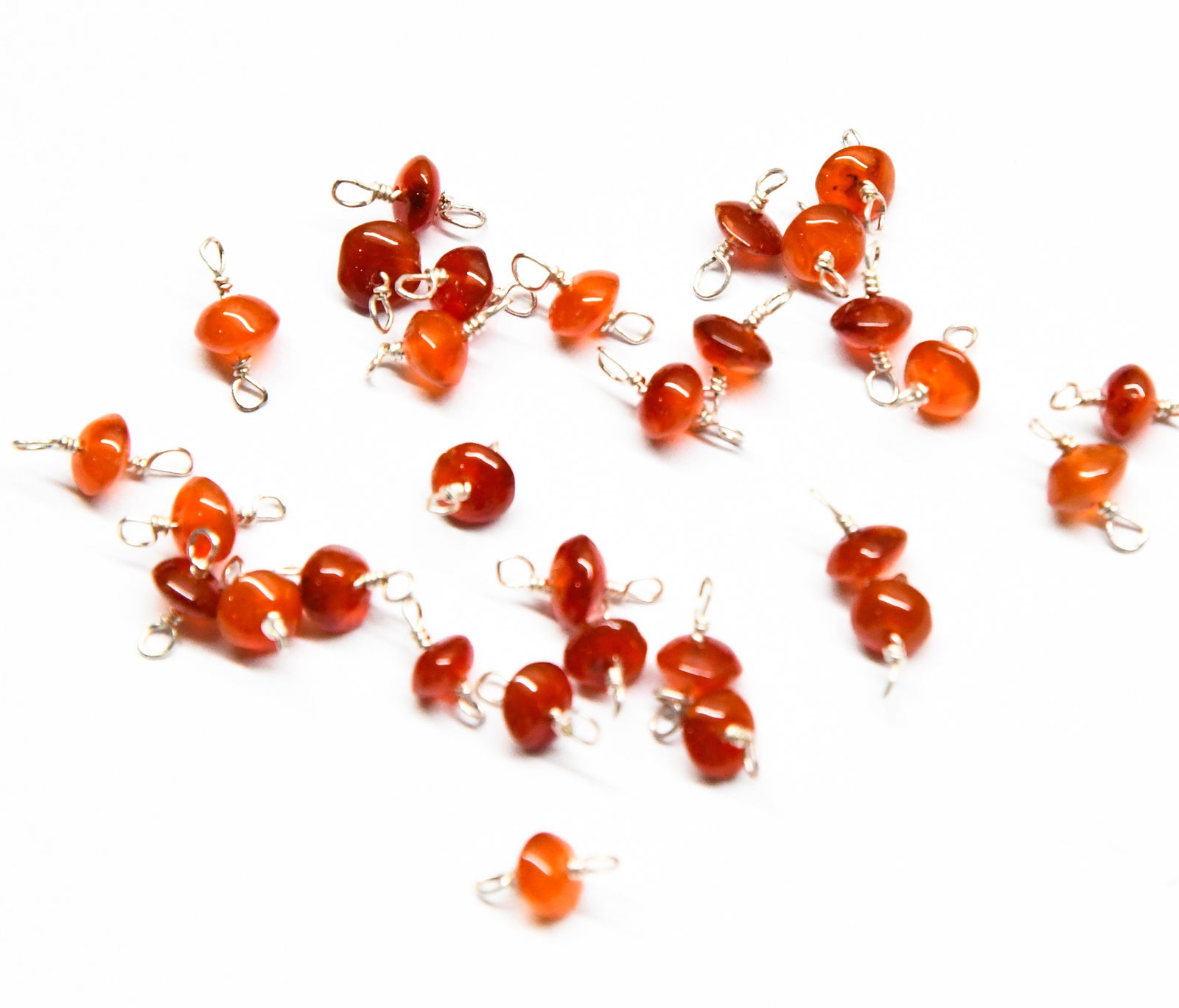 NATURAL CARNELIAN BEADS RONDELLE 4.5 - 5 MM 30 PCS: These are natural, earth mined and hand crafted with precision. Stone: Carnelian, Stone Shape: Rondelle, Stone Size: 4.5 - 5 mm, Width: 2.5 - 3 mm, Weight: approx. 19 carats. The photographs are gener