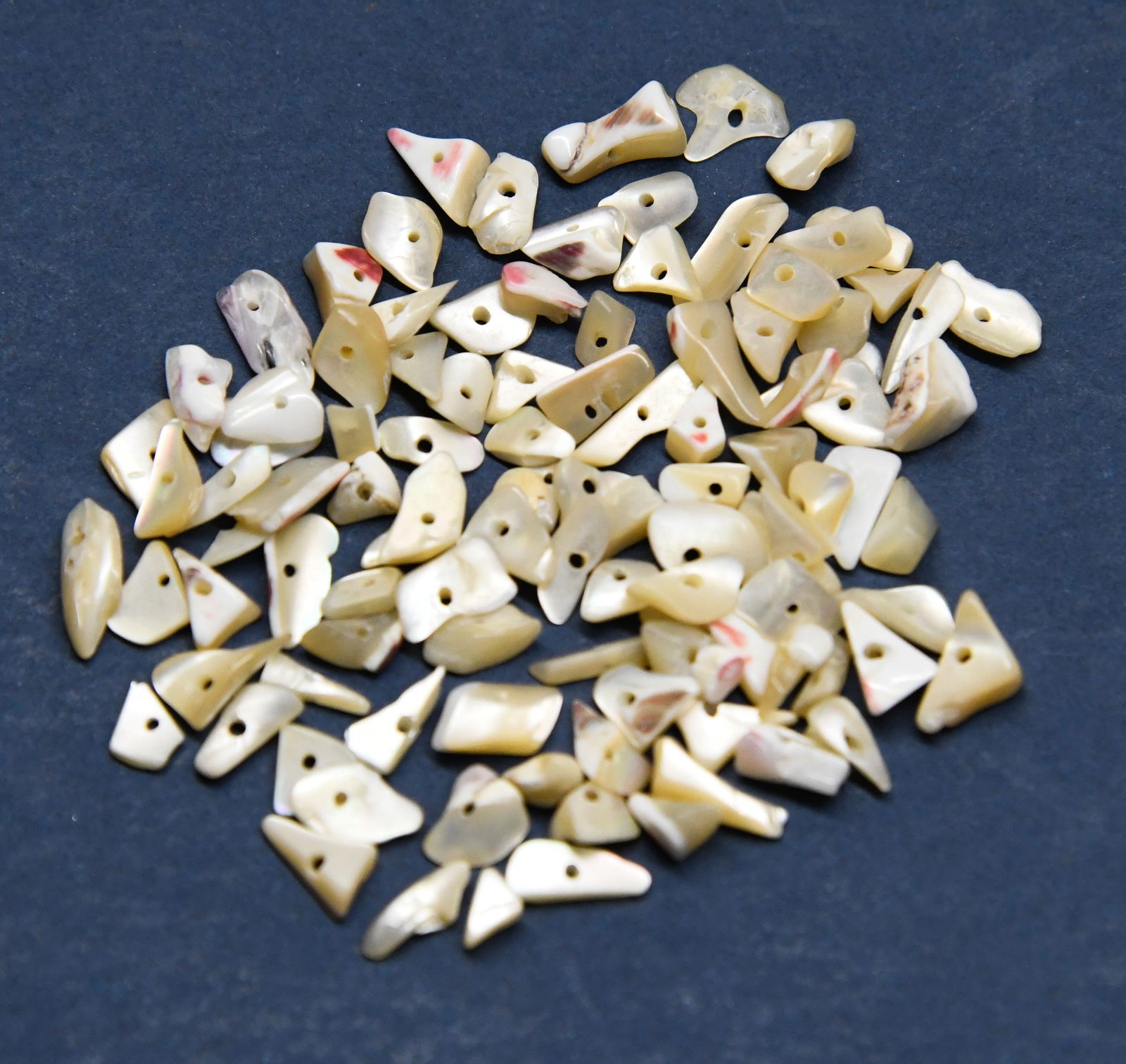MOTHER OF PEARL BEADS CHIPS 3X3.5 - 4X6 MM - (100 PIECES) (1 of 1)