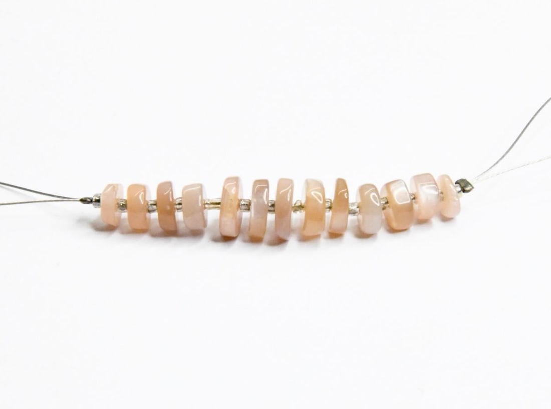 NATURAL PEACH MOONSTONE BEADS TYRE 5 - 7 MM, 13 PCS (1 of 1)