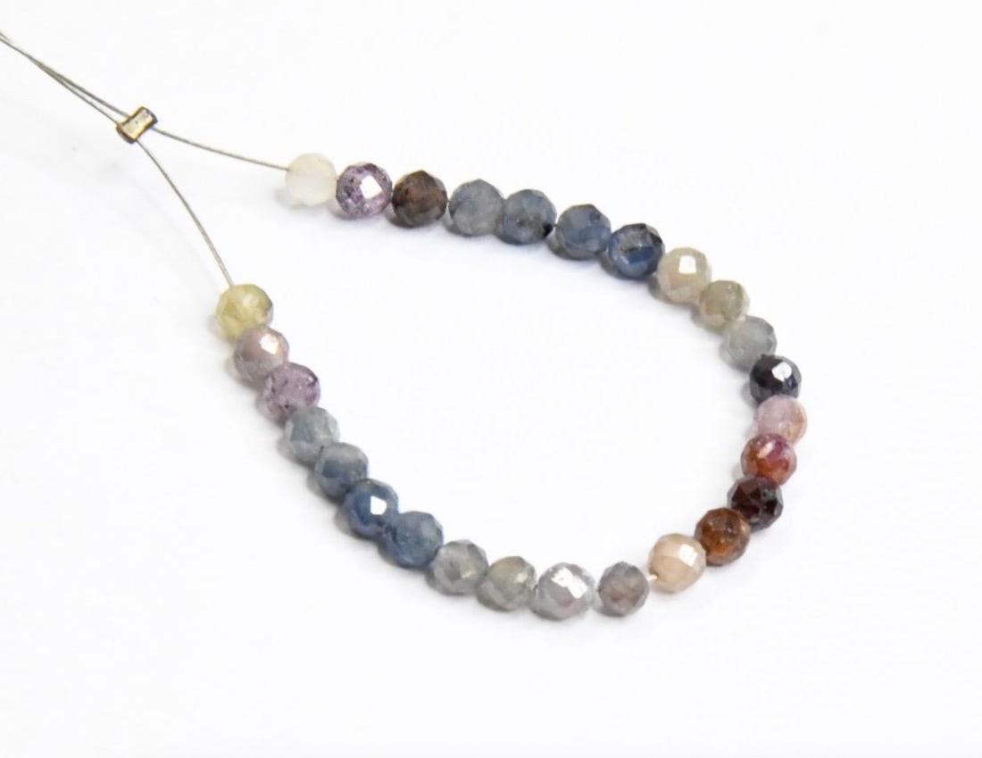 NATURAL MULTI SAPPHIRE BEADS FACETED ROUND 27 PCS, 3 MM (1 of 1)