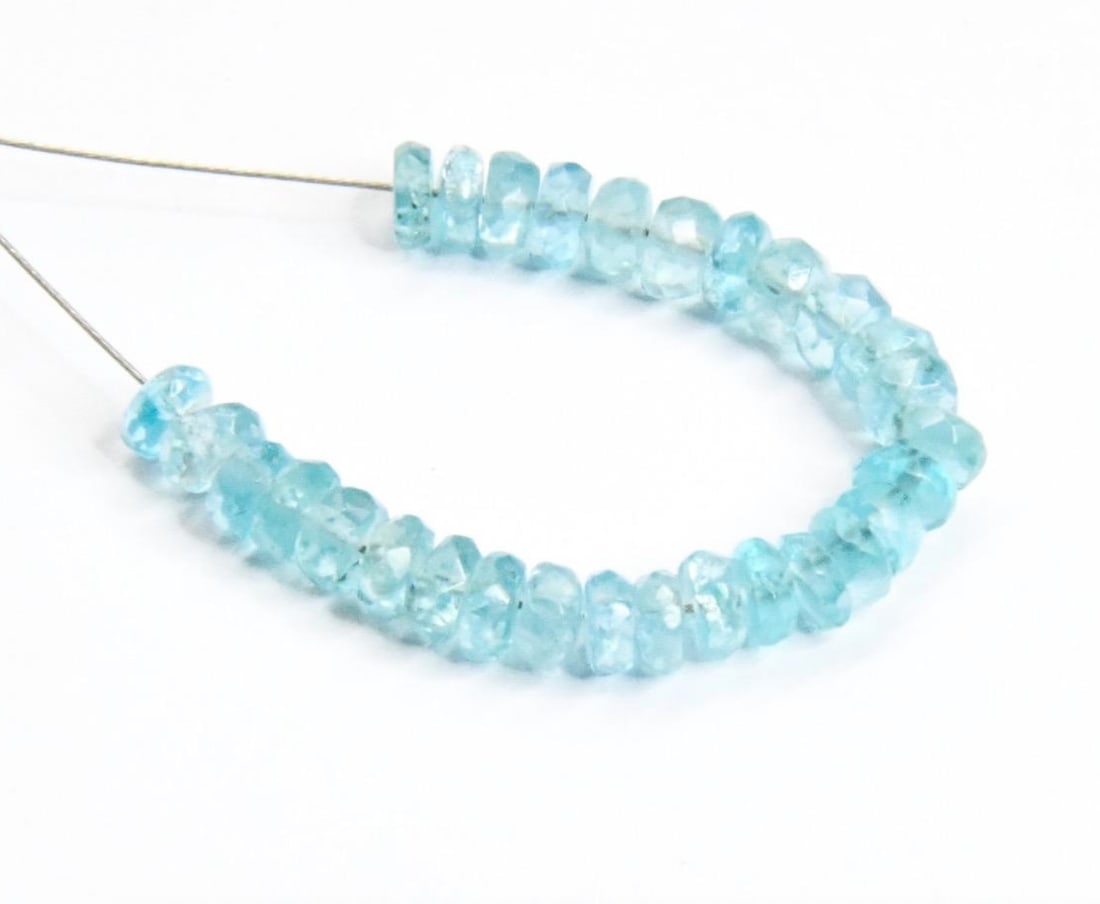 NATURAL APATITE BEADS FACETED RONDELLE 4 - 4.5 MM, 29 PCS (1 of 2)
