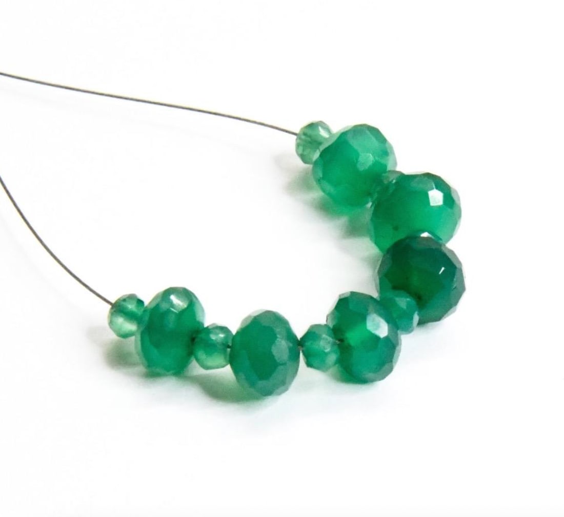 NATURAL GREEN ONYX BEADS FACETED RONDELLE 3 - 7 MM, 13 PCS (1 of 2)