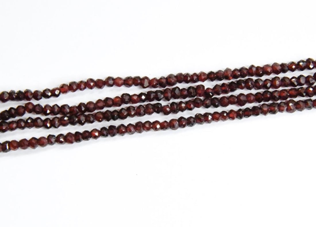 NATURAL GARNET BEADS FACETED RONDELLE 3 - 3.5 MM, 12" STRAND (2 LINES) (1 of 2)