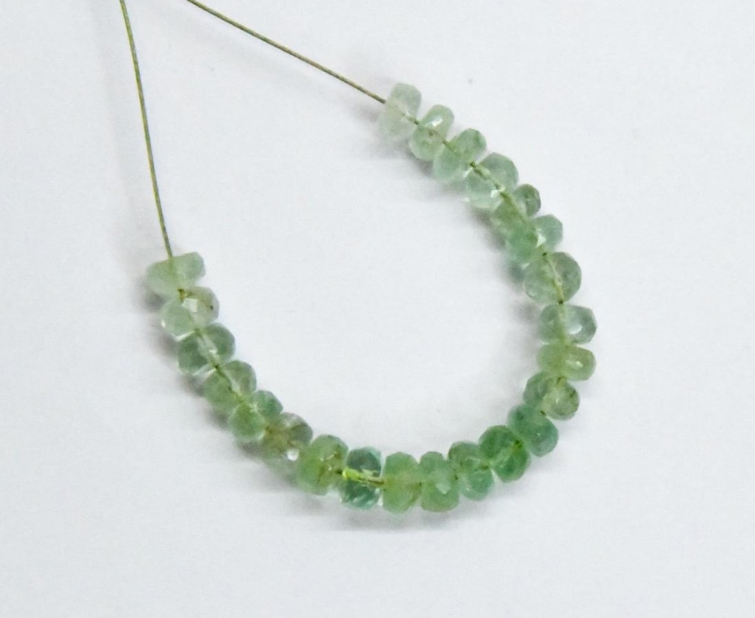NATURAL EMERALD BEADS FACETED RONDELLE 4 - 4.5 MM, 23 PCS (1 of 1)