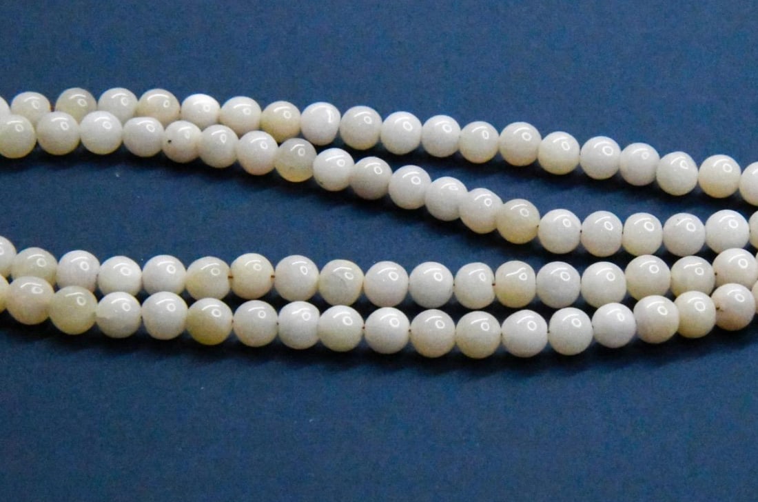NATURAL PINK OPAL BEADS ROUND 5.5 MM, 12" STRAND (2 LINES) (1 of 2)