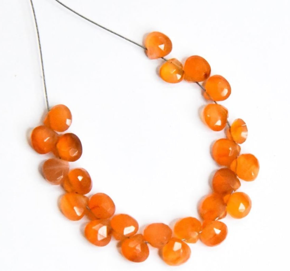 NATURAL CARNELIAN BEADS FACETED HEART 4 - 5 MM, 25 PCS (1 of 1)
