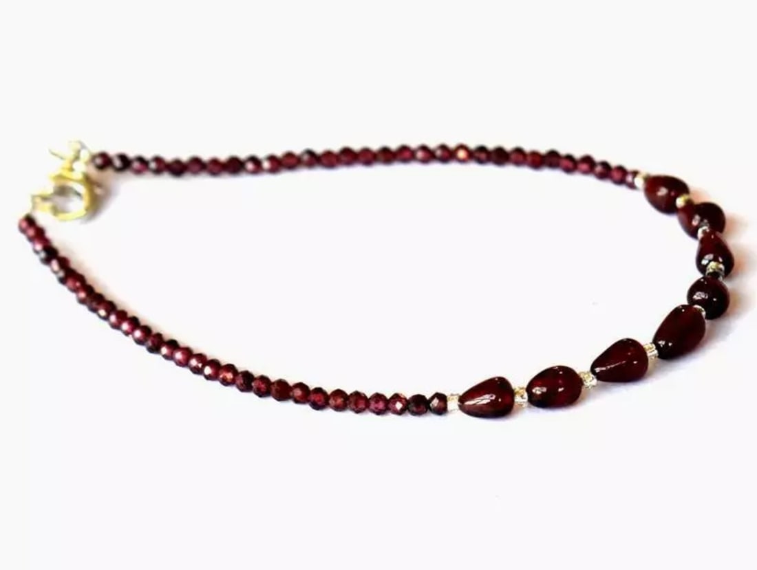 7.5" NATURAL GARNET BEADS ROUND /BRIOLETTE SOLID 925 SILVER BRACELET: These are natural, earth mined and hand crafted with precision. Stone: Garnet, Stone Shape: Faceted Round/Briolette, Stone Size: 2mm/3x5.5 - 4x6mm, Length: 7.5", Weight: approx. 15 carats. The photogr