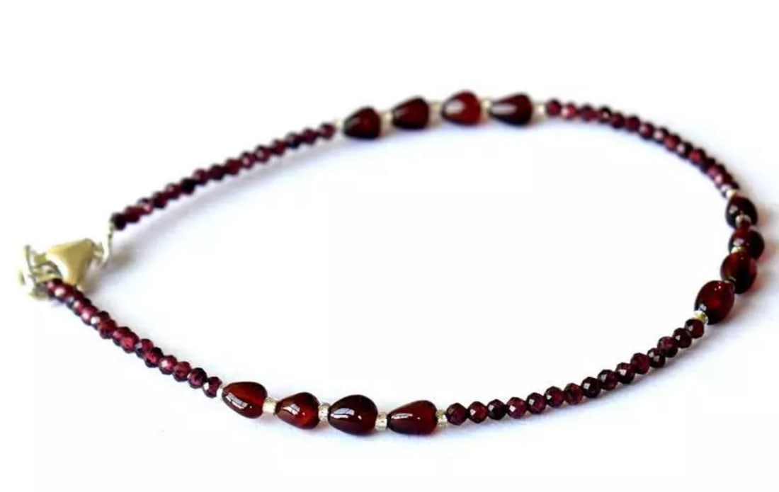 8" BRACELET NATURAL GARNET BEADS ROUND/BRIOLETTE SOLID 925 SILVER: These are natural, earth mined and hand crafted with precision. Stone: Garnet, Stone Shape: Faceted Round/Briolette, Stone Size: 2mm/3x4 - 3.5x5mm, Length: 8", Weight: approx. 13.2 carats. The photogr