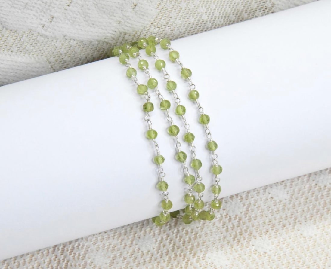 6.5 - 7.5" BRACELET PERIDOT BEADS FACETED ROUND: Peridot, a vibrant green gemstone, holds significance as a symbol of renewal, growth, and prosperity. It is believed to enhance emotional balance, attract good fortune, and offer protection.Peridot is