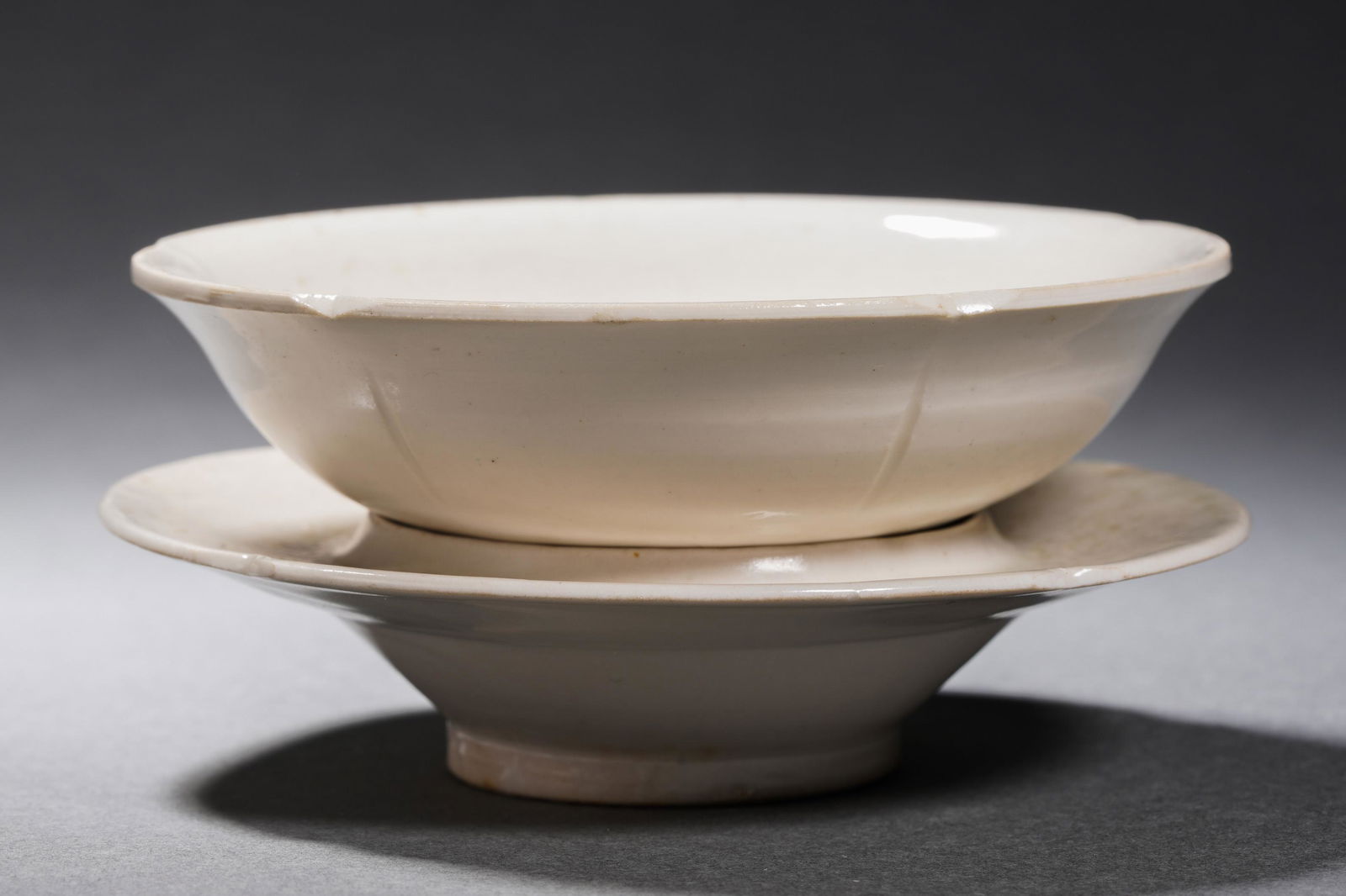 A Ting-ware Cup with Stand: Height 5cmWidth 12cmWeight 210.5g