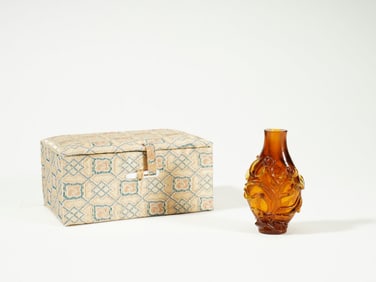 Snuff bottle