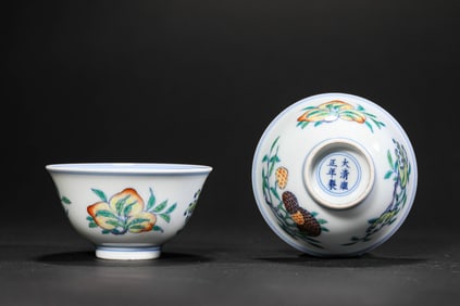 A pair of DAQING YONGZHENGNIANZHI doucai SANDO cups