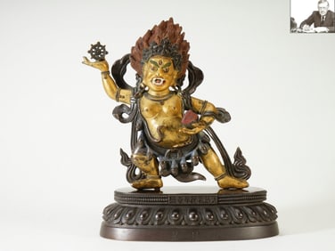 Sixth-grade red-eyed star statue