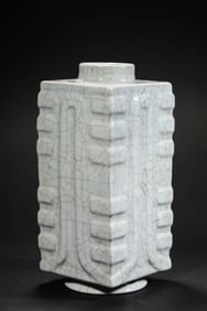 A Qing Dynasty Yongzheng-marked official-glazed Cong-style vase