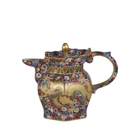 Gold enamel teapot with cloud and dragon pattern