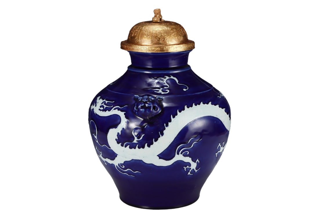 Sacrificial blue glaze jar with white dragon pattern and animal ears: H??47cm D? ?35cm